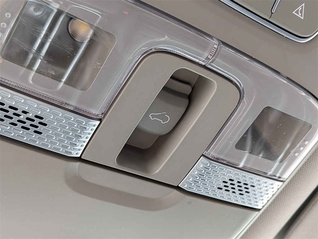 2022 Kia Telluride S photo 22