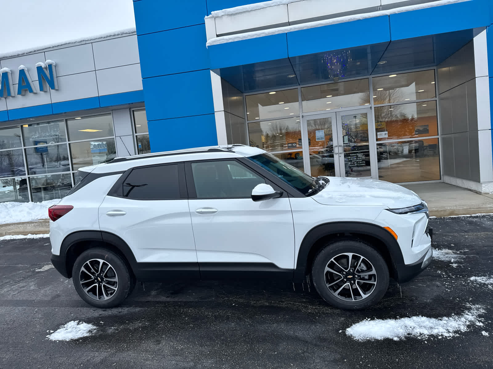 2026 Chevrolet Trailblazer LT photo 2