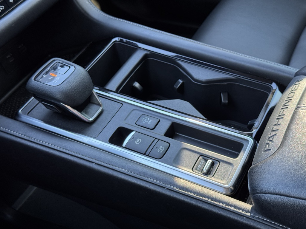 2023 Nissan Pathfinder SL photo 27