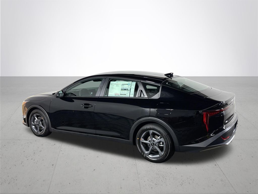 2025 Kia K4 LXS photo 8