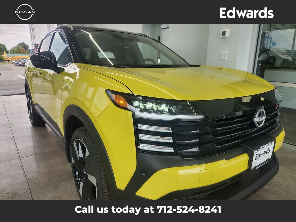 2025 Nissan Kicks SR photo 2