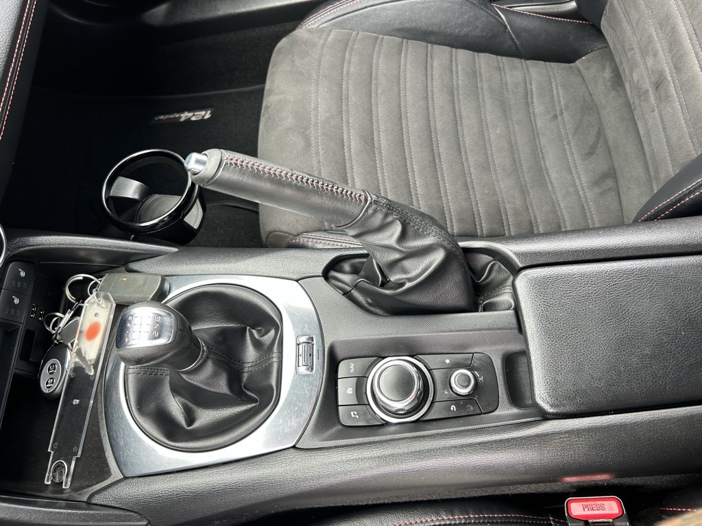 2017 Fiat 124 Spider Abarth photo 17