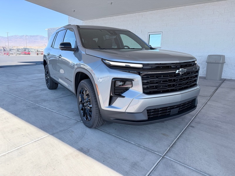 2026 Chevrolet Traverse LT's photo