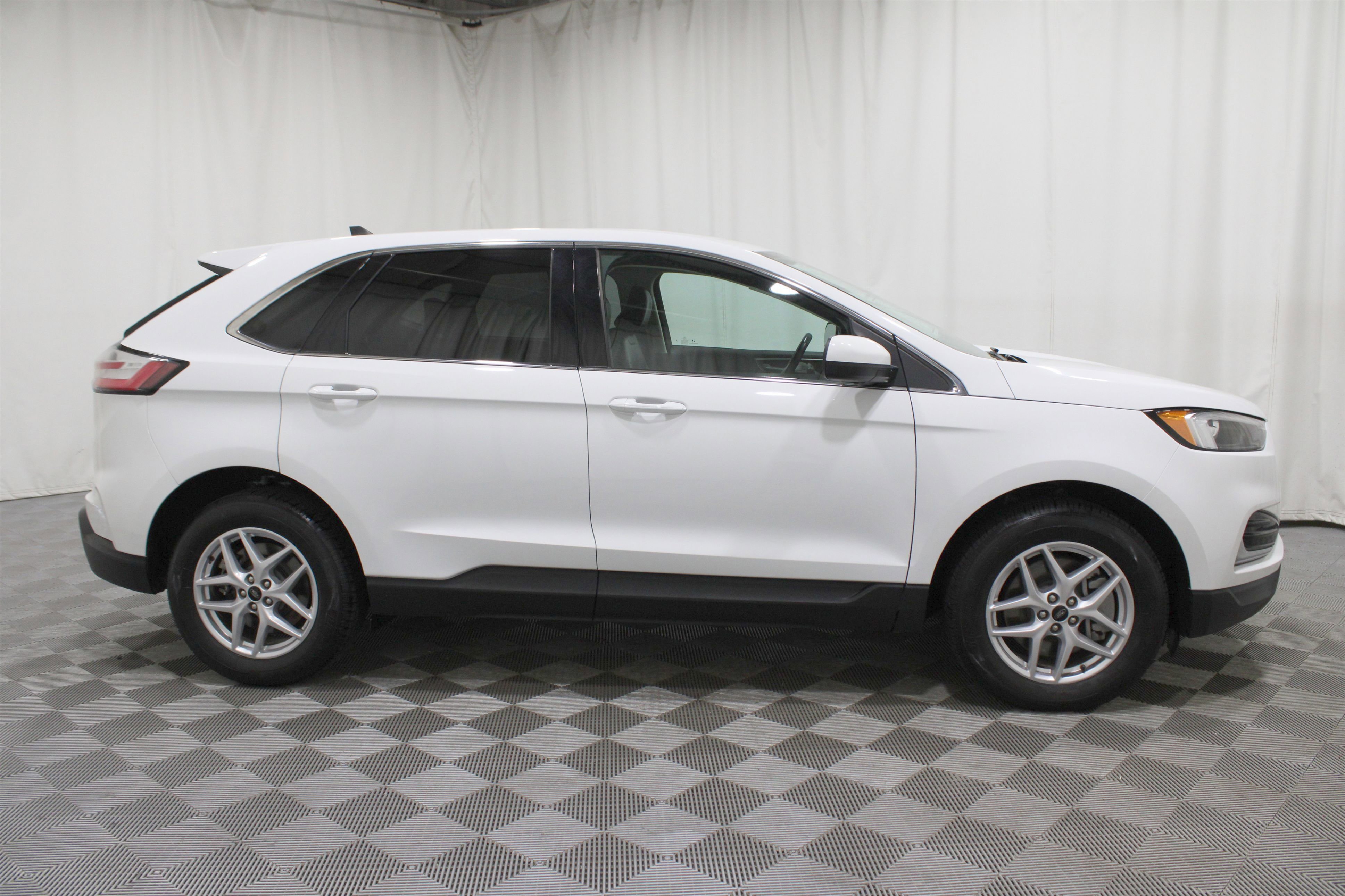 2023 Ford Edge SEL photo 15