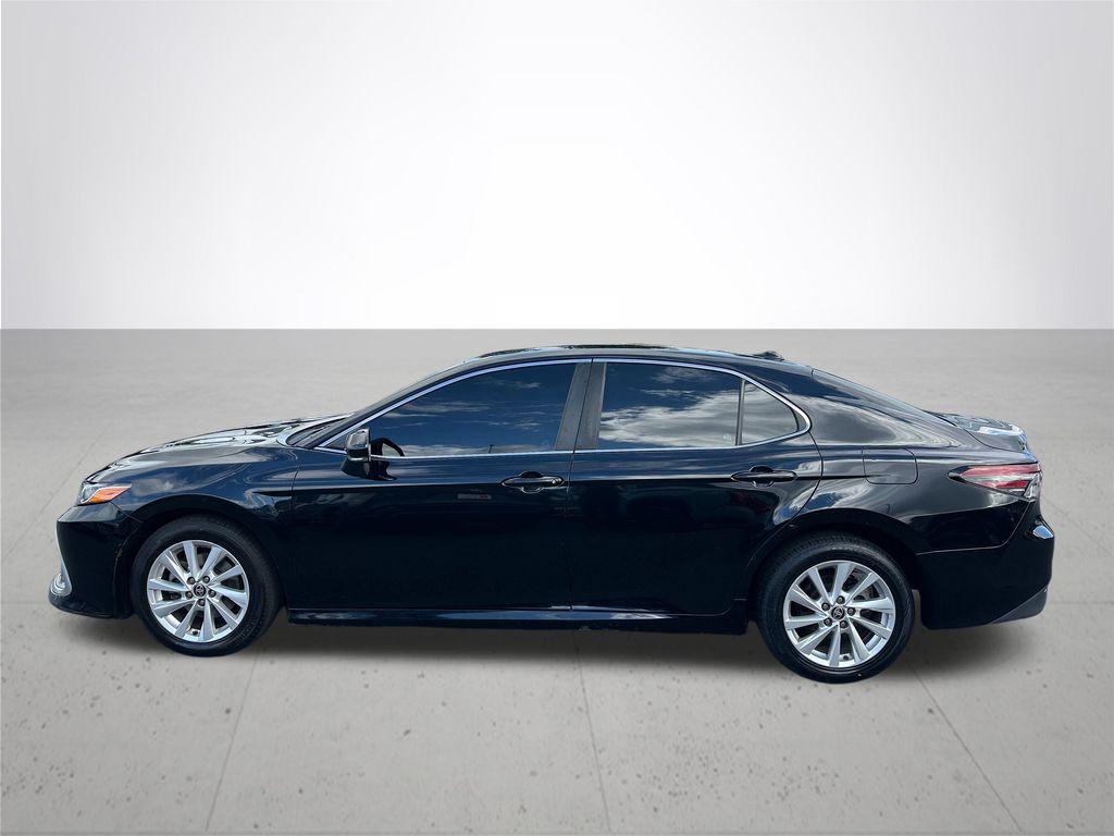 2021 Toyota Camry LE photo 10