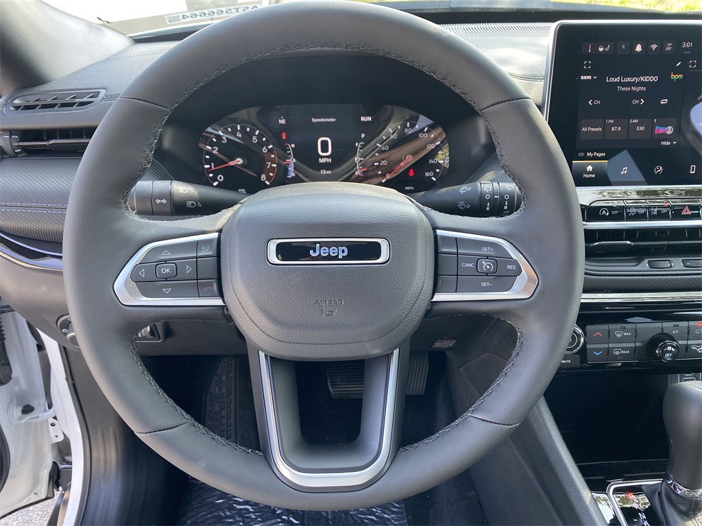 2025 Jeep Compass Latitude photo 11