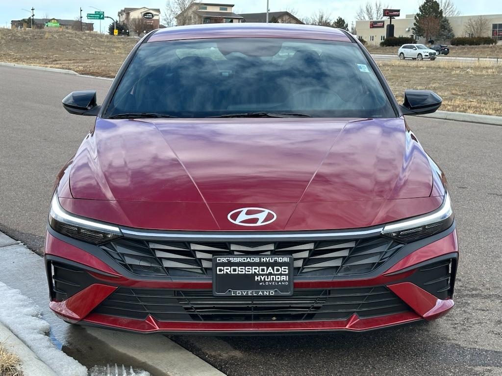 2025 Hyundai Elantra SEL Sport photo 2