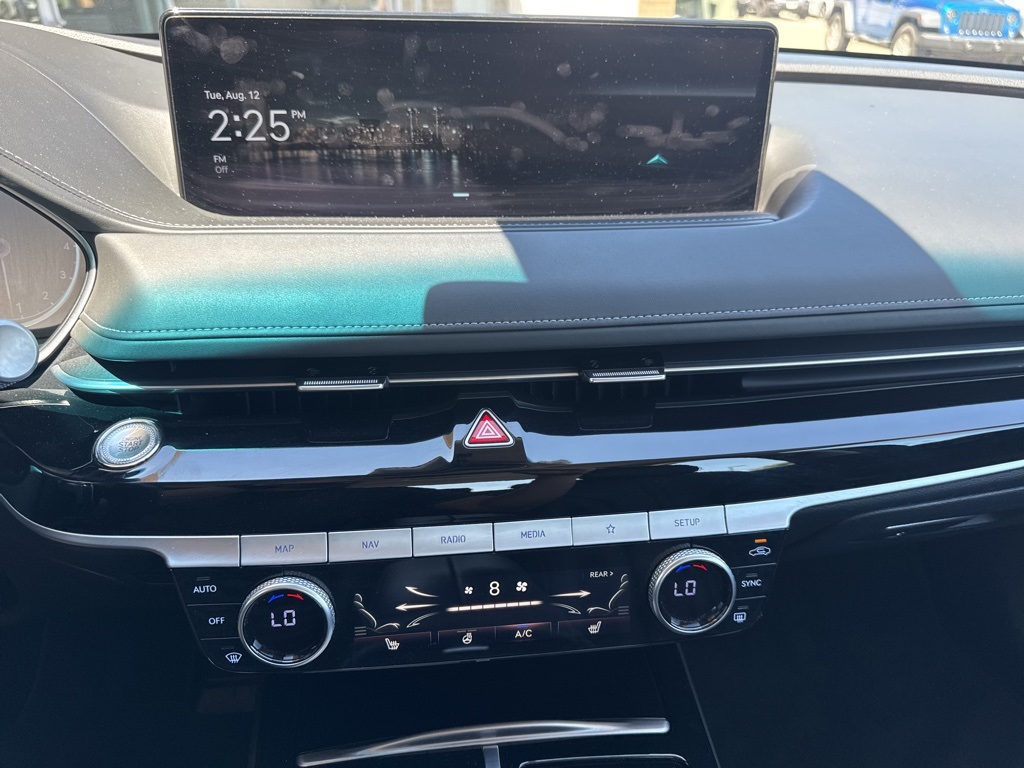 2024 Genesis G80 2.5T photo 14