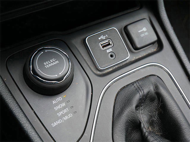 2022 Jeep Cherokee X photo 21