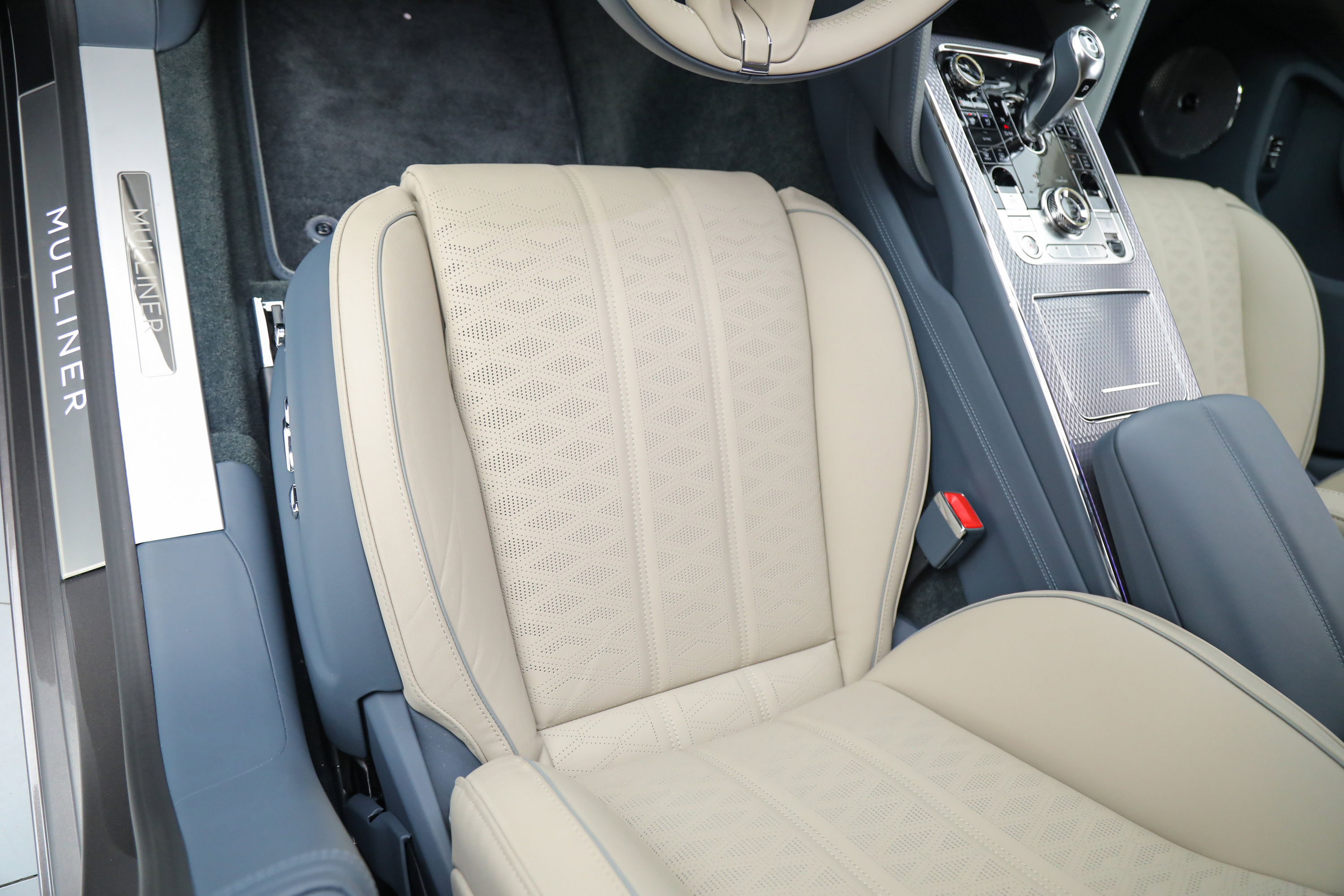 2025 Bentley Flying Spur Mulliner photo 35