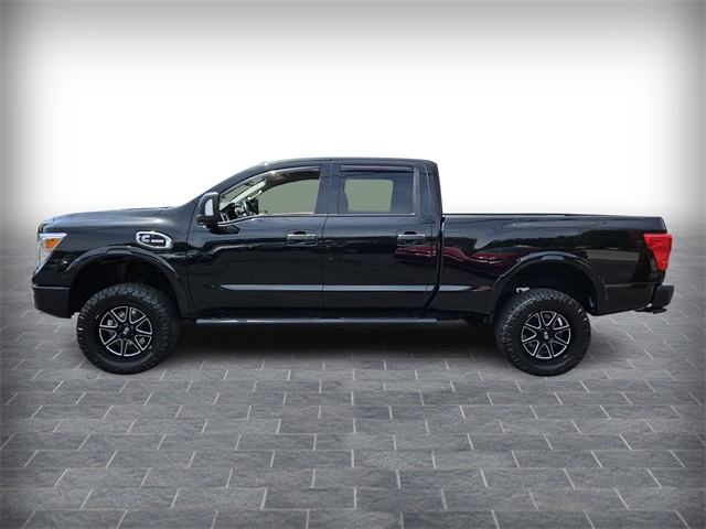 2017 Nissan Titan PRO-4X photo 4