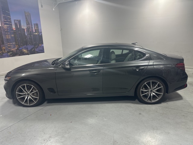 2024 Genesis G70 2.5T photo 3