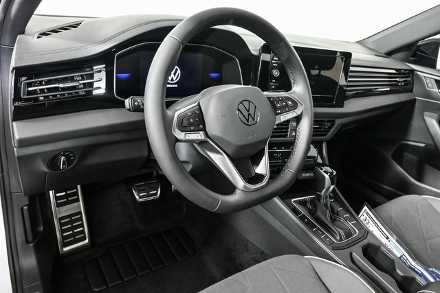 2025 Volkswagen Jetta 1.5T Sport photo 4