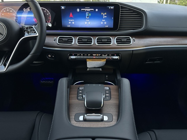 2026 Mercedes Benz GLS 450 4MATIC photo 14