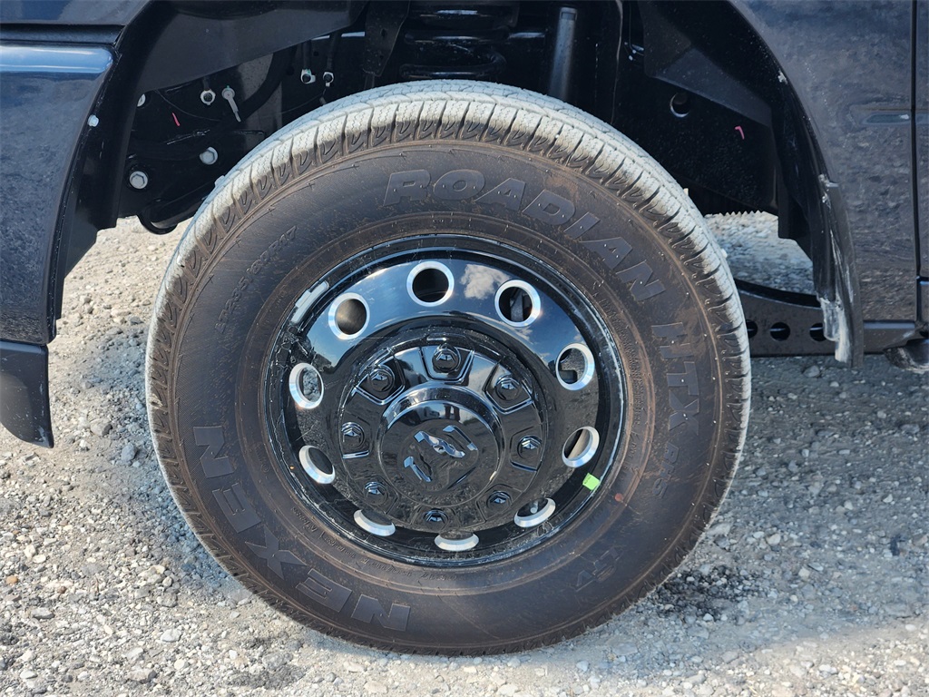 2026 Ram 3500 Laramie photo 7