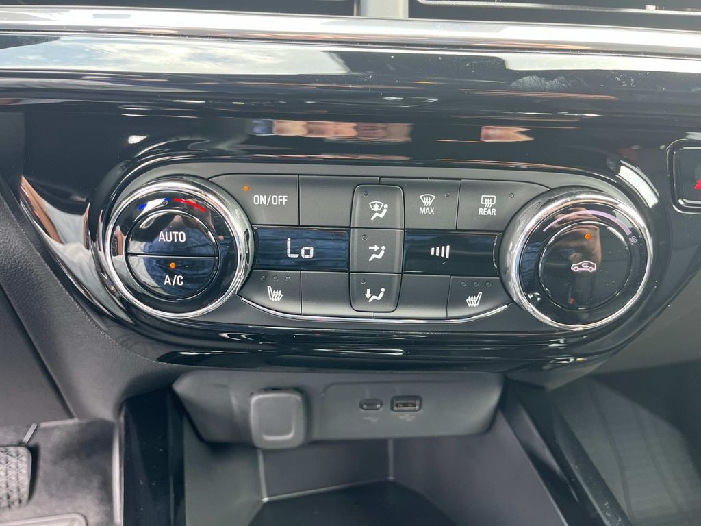 2025 Chevrolet Trax photo 22