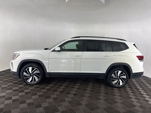 2024 Volkswagen Atlas SE Technology photo 2