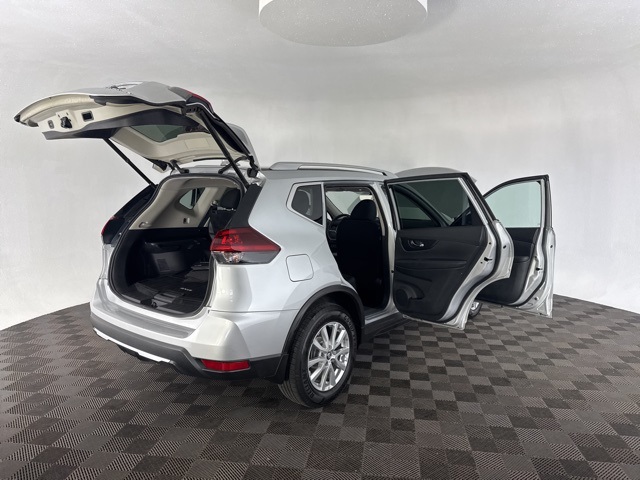 2018 Nissan Rogue SV photo 15