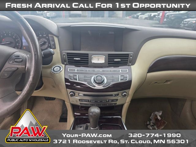 2015 Infiniti Q70L photo 11