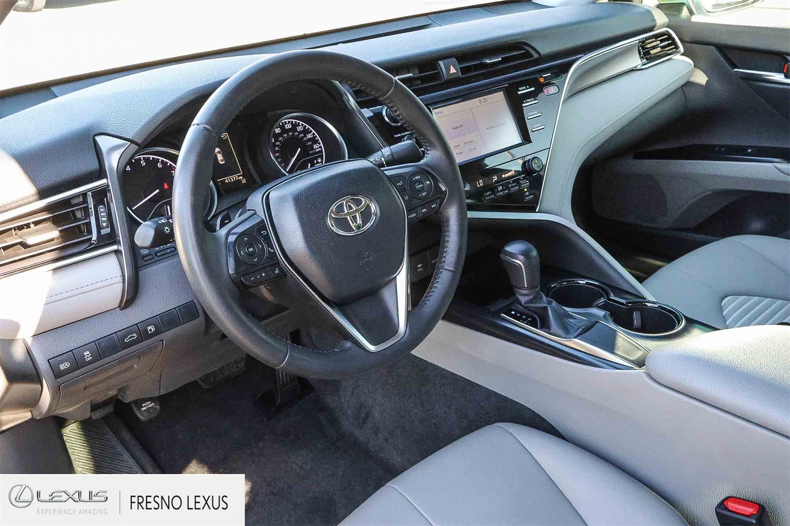 2018 Toyota Camry SE photo 17