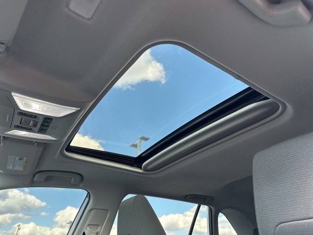 2021 Toyota RAV4 XLE photo 10