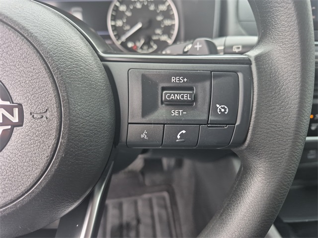 2022 Nissan Rogue S photo 32