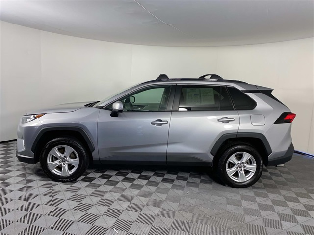 2021 Toyota RAV4 XLE photo 4