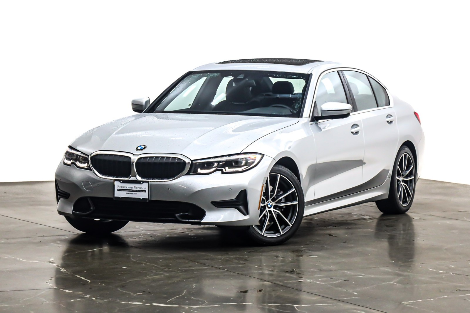 2019 BMW 3 Series 330i's photo