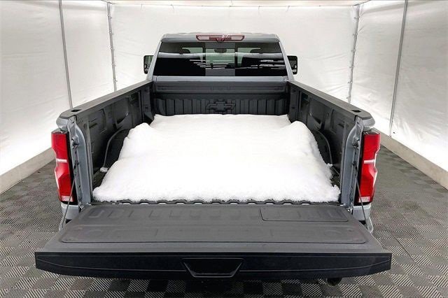 2025 Chevrolet Silverado 3500HD High Country photo 18
