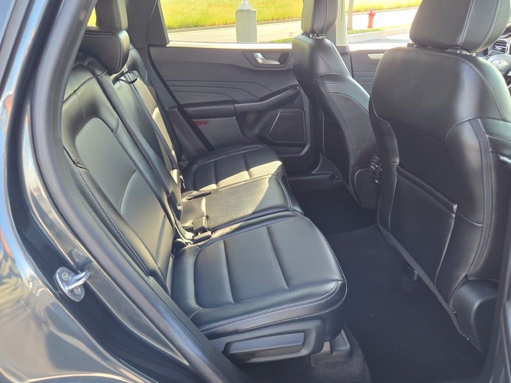 2022 Ford Escape SEL photo 4