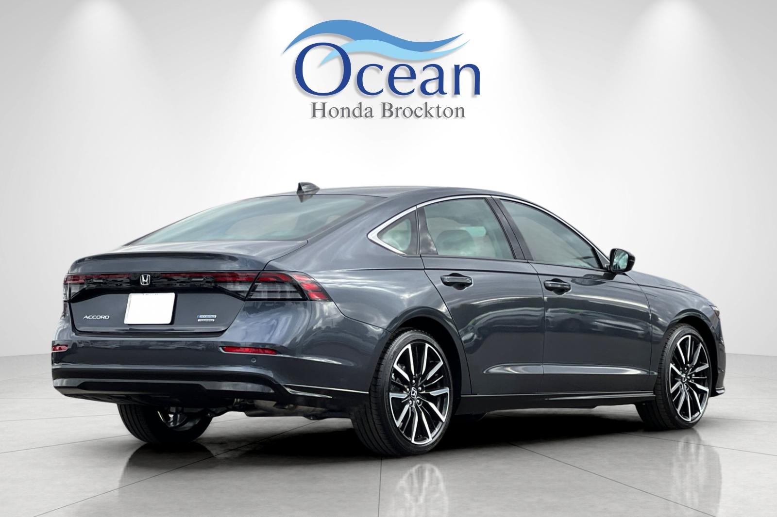 2025 Honda Accord Touring photo 5