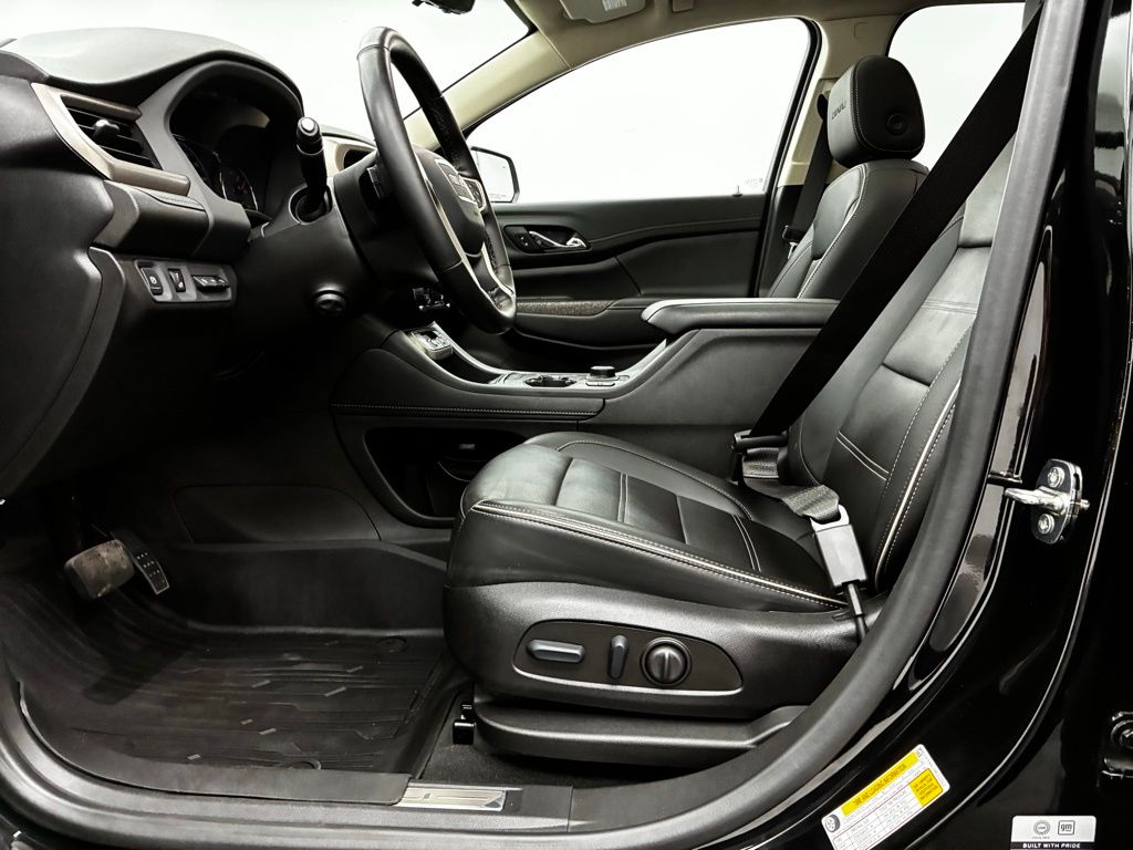 2023 Gmc Acadia Denali photo 13