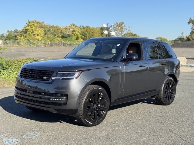 2025 Land Rover Range Rover SE's photo