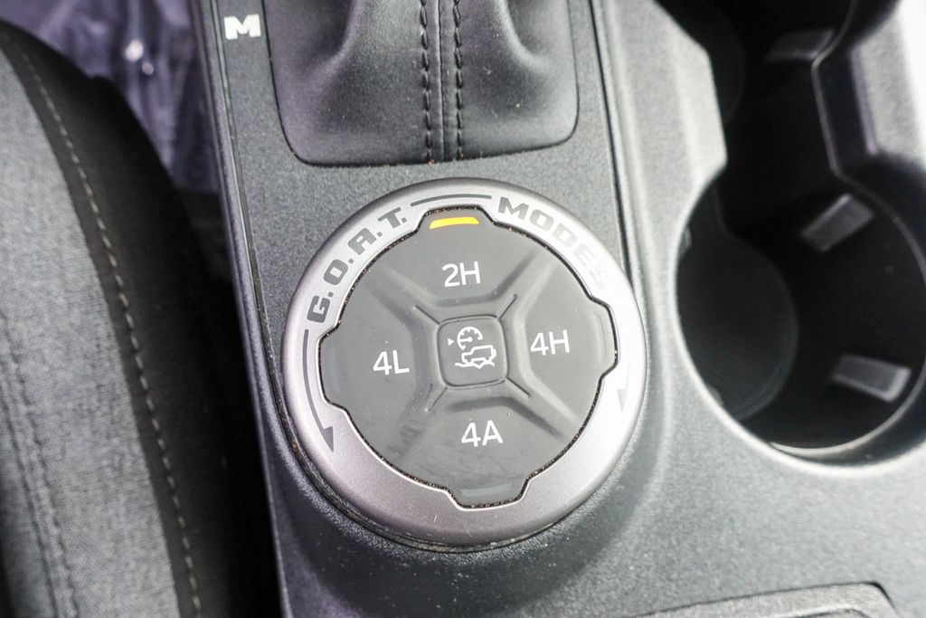 2023 Ford Bronco Base photo 21