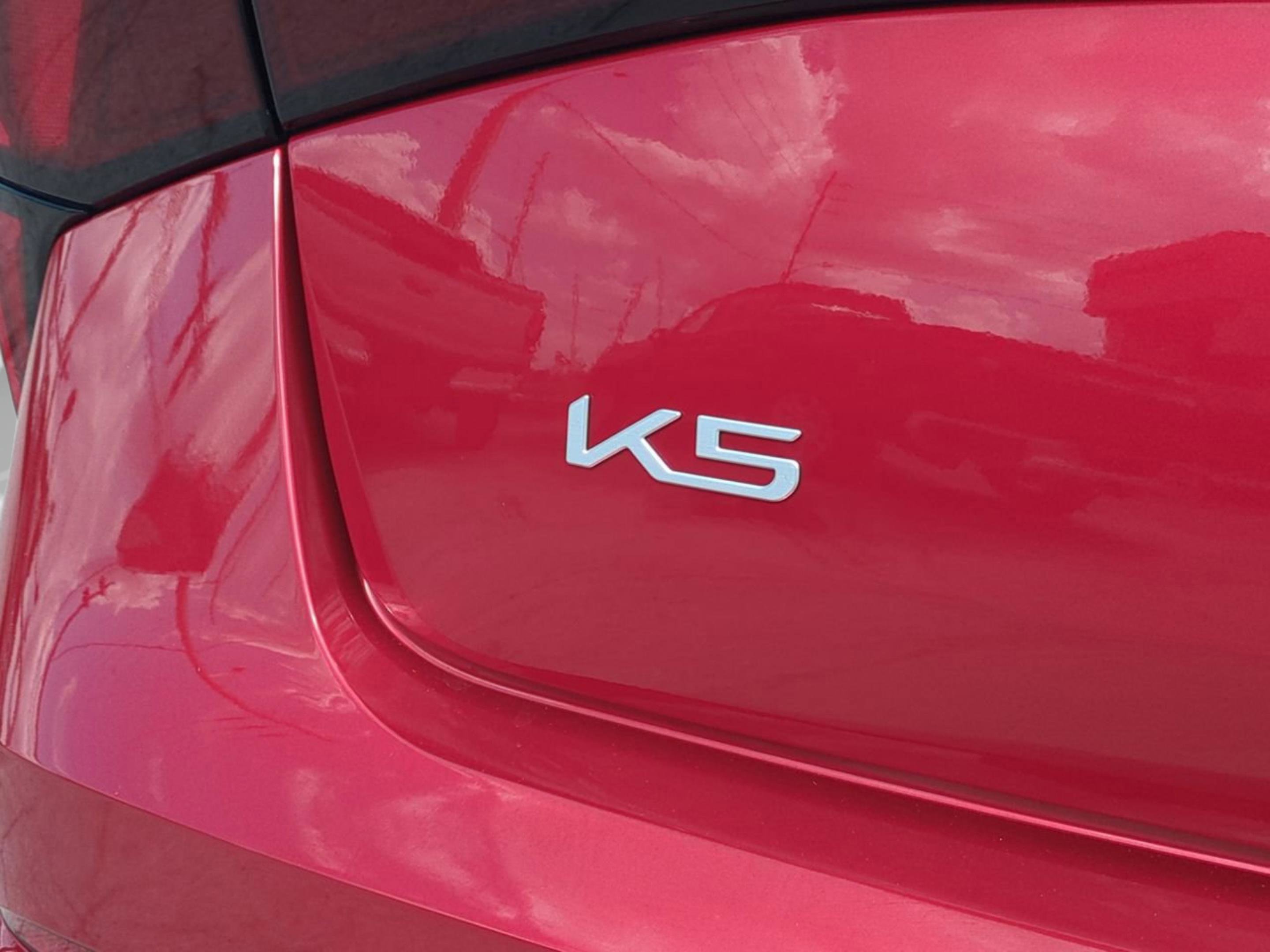 2025 Kia K5 GT-Line photo 12