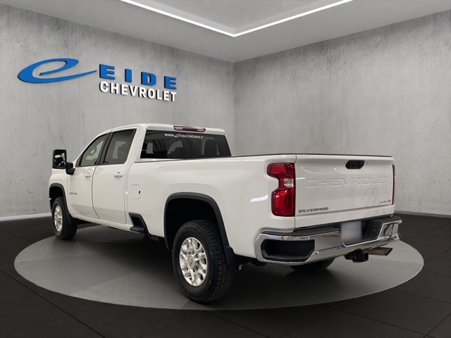 2023 Chevrolet Silverado 3500HD LT photo 4