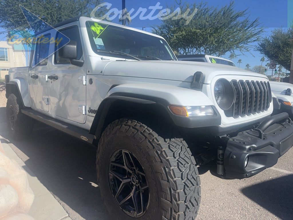 2024 Jeep Gladiator Sport S's photo