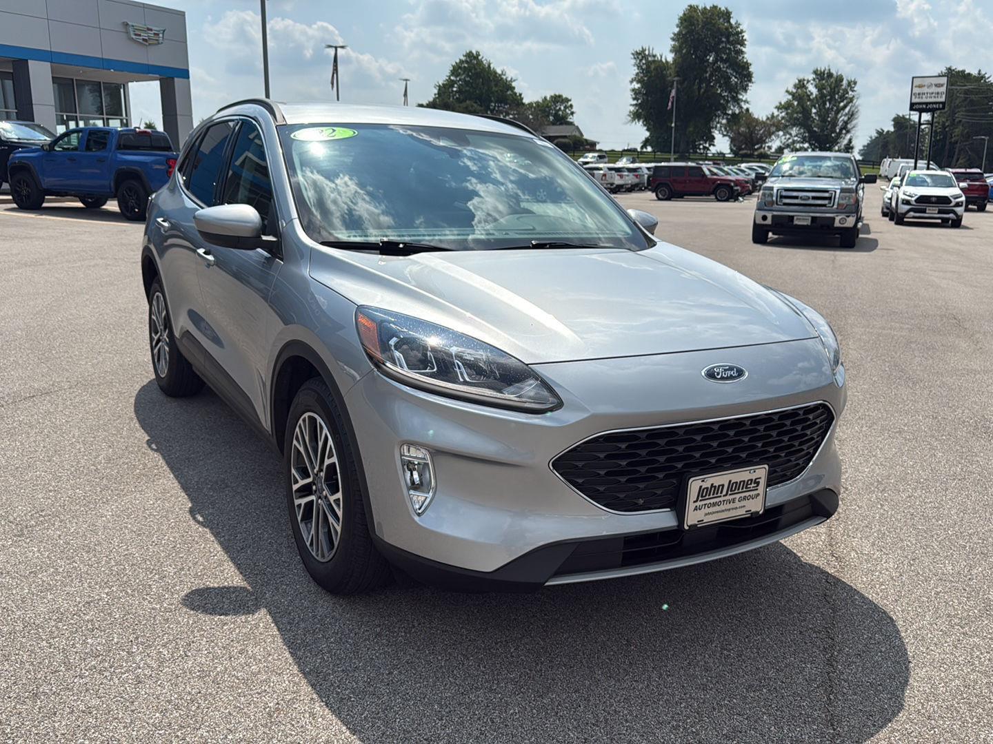 2022 Ford Escape SEL Sport photo 2
