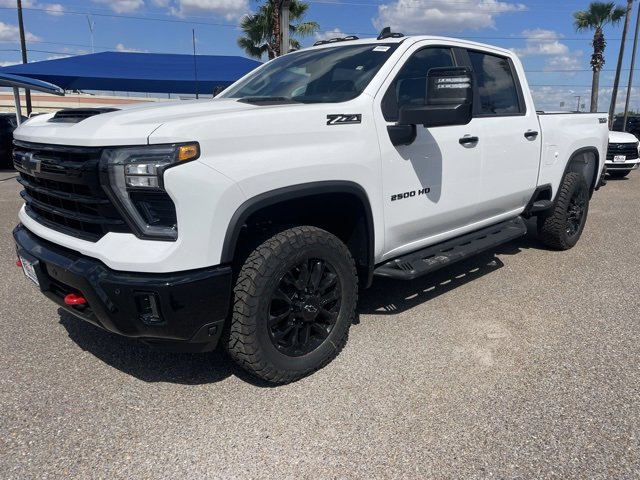 2026 Chevrolet Silverado 2500HD LT photo 3