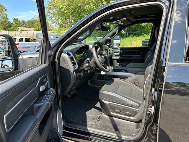 2025 Ram 2500 Laramie photo 32