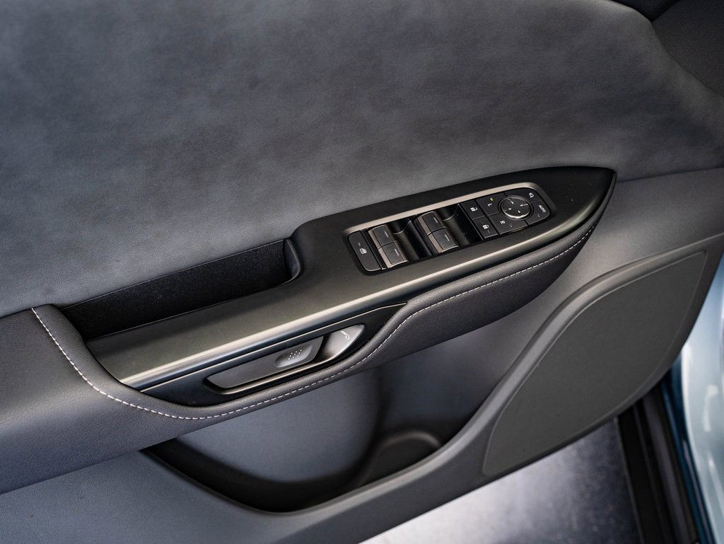 2023 Lexus RZ 450e Premium photo 23