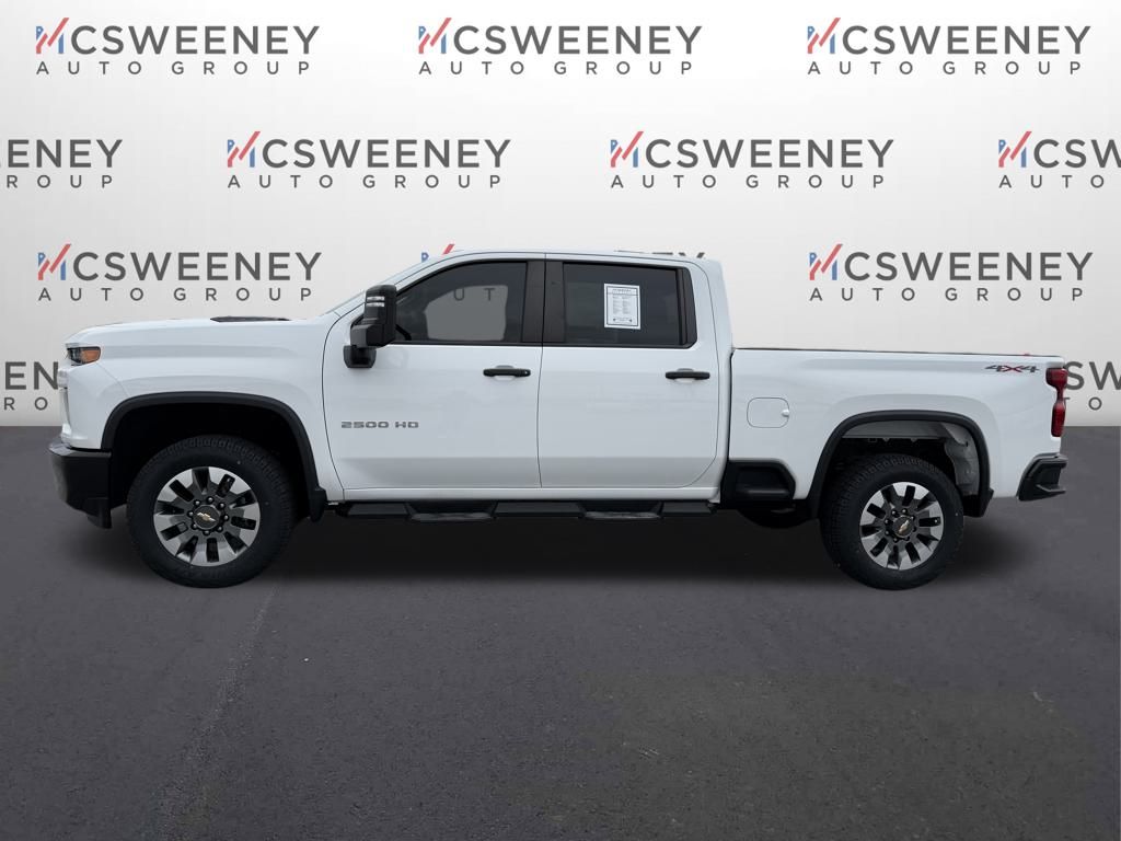 2022 Chevrolet Silverado 2500HD Custom photo 2