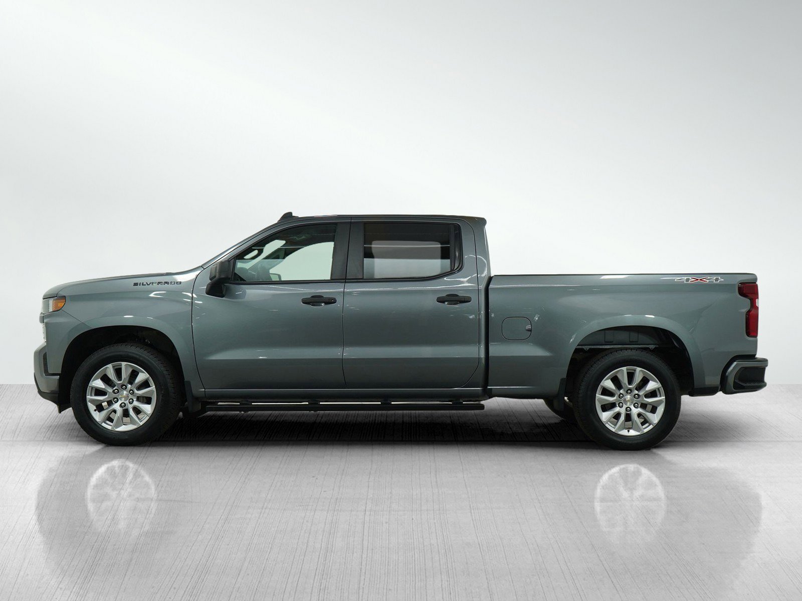 Used 2021 Chevrolet Silverado 1500 Custom with VIN 1GCUYBEF3MZ420985 for sale in White Bear Lake, Minnesota