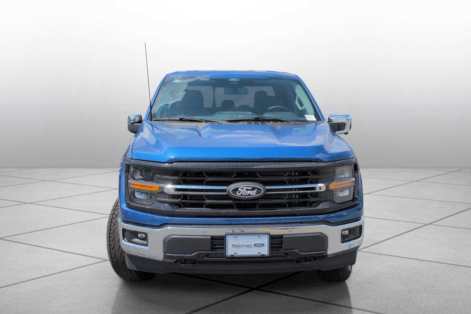 2025 Ford F-150 XLT photo 2