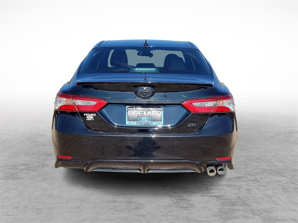 2020 Toyota Camry SE photo 9