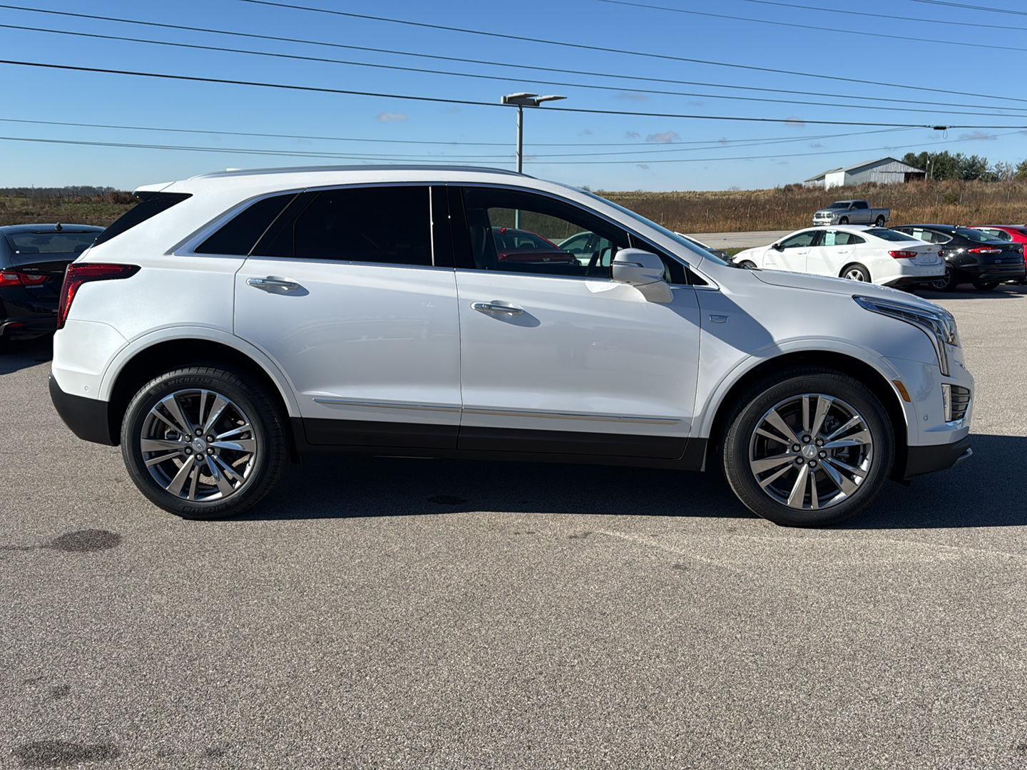 2026 Cadillac XT5 Premium Luxury photo 3