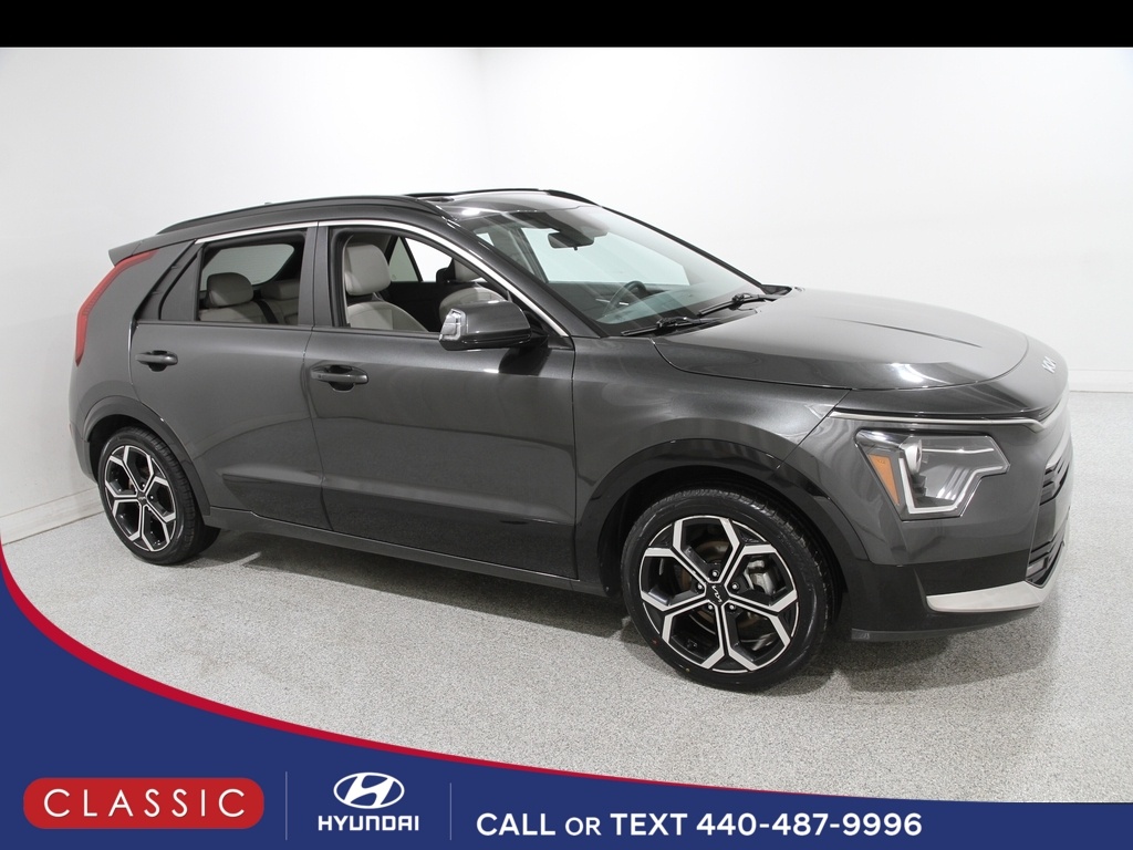 2023 Kia Niro EX Touring's photo