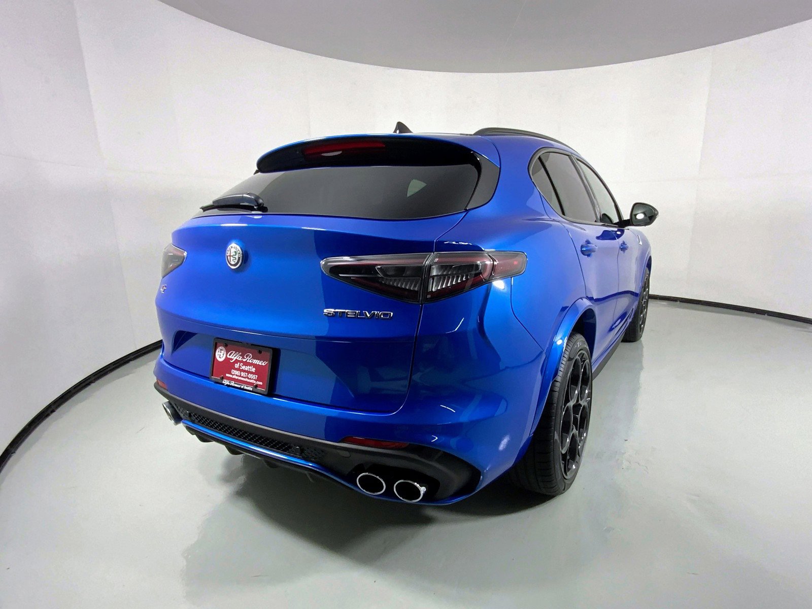 2024 Alfa Romeo Stelvio Quadrifoglio photo 2