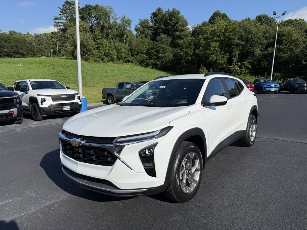 2025 Chevrolet Trax LT photo 25