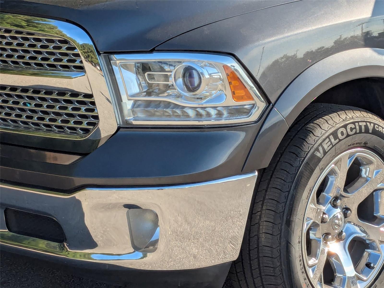 2016 Ram 1500 Laramie photo 2